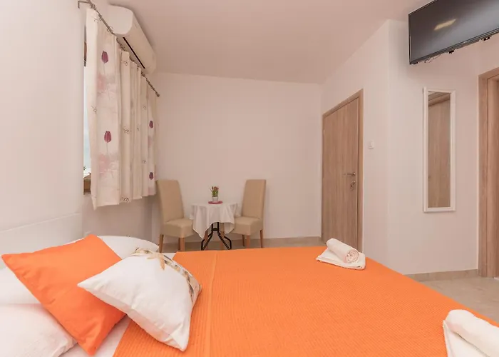 Sol * 马卡尔斯卡